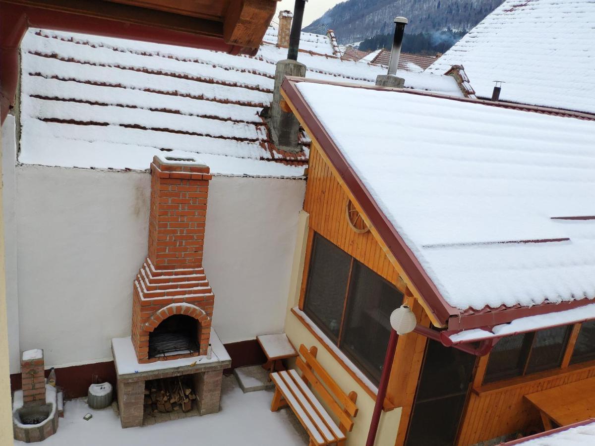 Hotel Casa Piatra Craiului Zărneşti Exterior foto