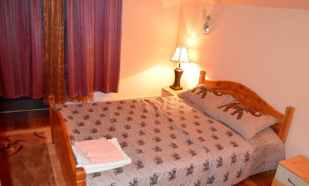 Hotel Casa Piatra Craiului Zărneşti Exterior foto